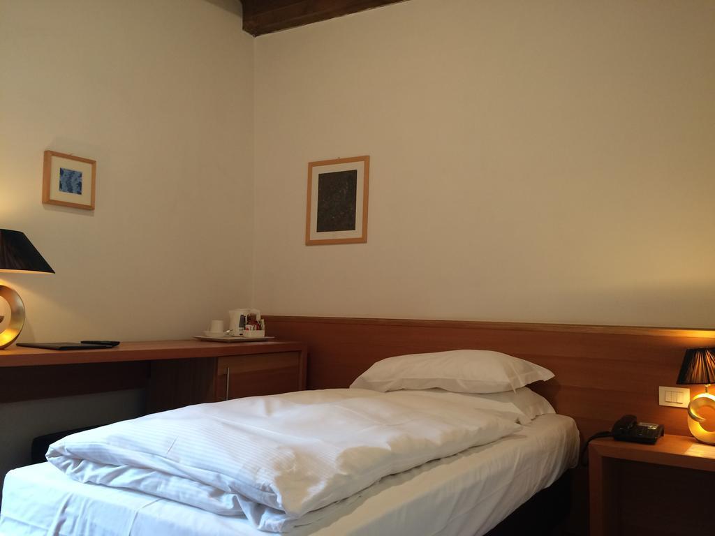 Relais Palazzo Lodron Hotel Rovereto  Room photo